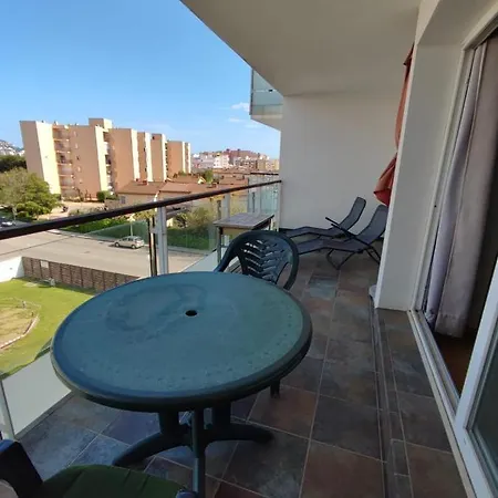 Proche Commerces Avec Grande Terrasse Et Piscine Apartment Roses
