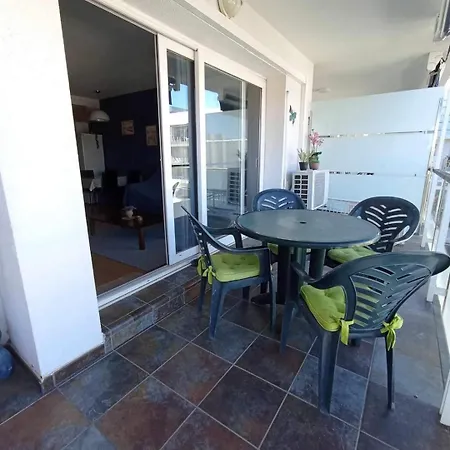Proche Commerces Avec Grande Terrasse Et Piscine *